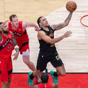 IM电竞-NBA季后赛：猛龙胜骑士|克利夫兰骑士队|詹姆斯·哈登|新华社|首轮|多诺万-米切尔_新浪体育_新浪新闻